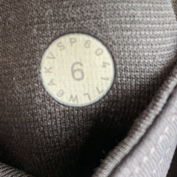 Lululemon Wunder Under Crop Leggings Womens 6 Dark Gray Lace Trim Mesh Luxtreme - Picture 2 of 10